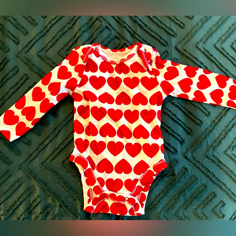 Heart Patterned Infant Long Sleeve Onesie